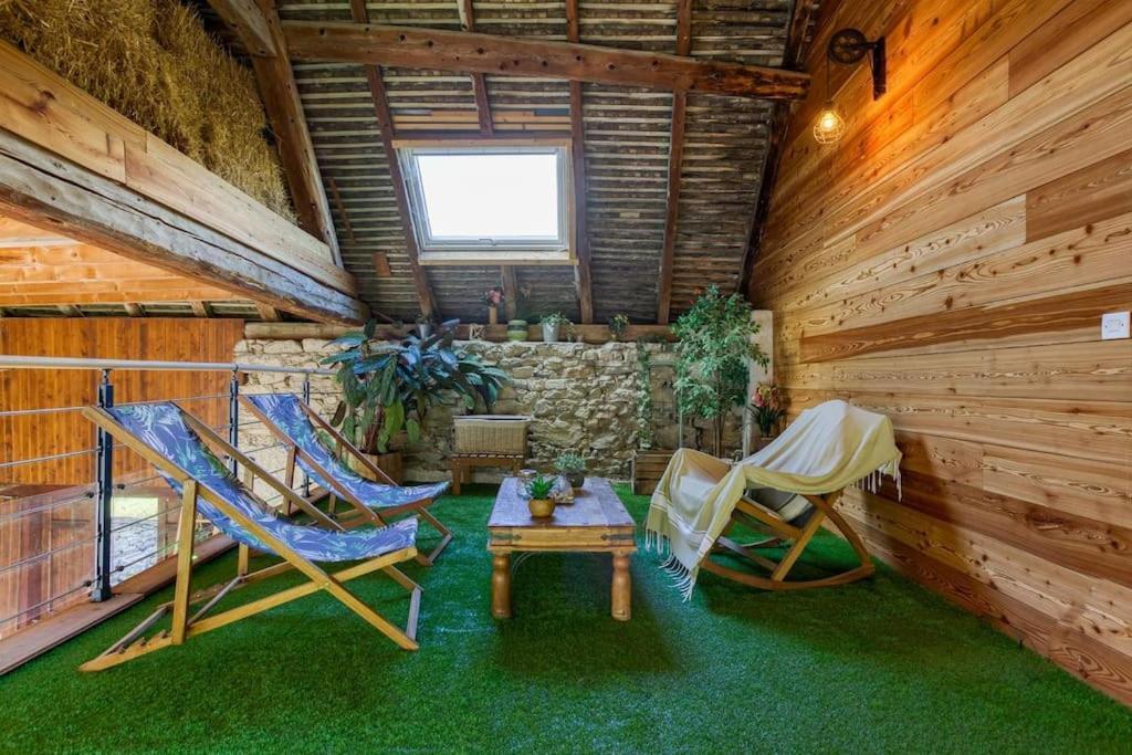 Gite De Charme : La Grange Au Lac Azur Treffort  Exterior photo