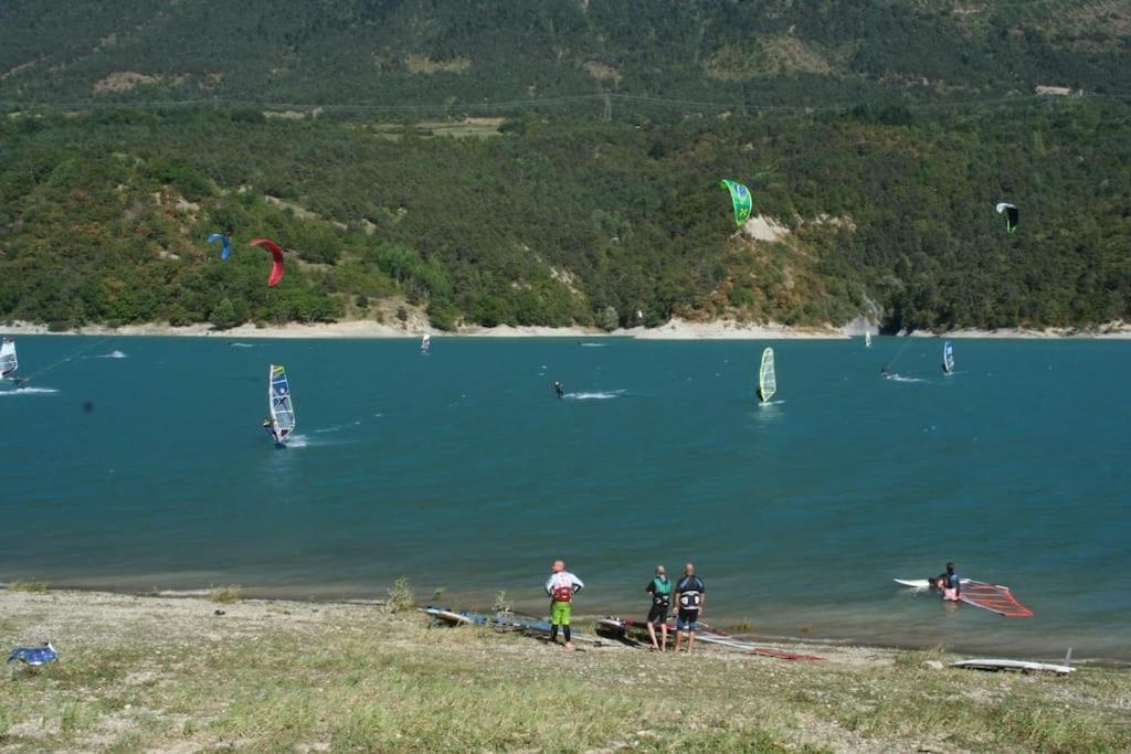 Gite De Charme : La Grange Au Lac Azur Treffort  Exterior photo