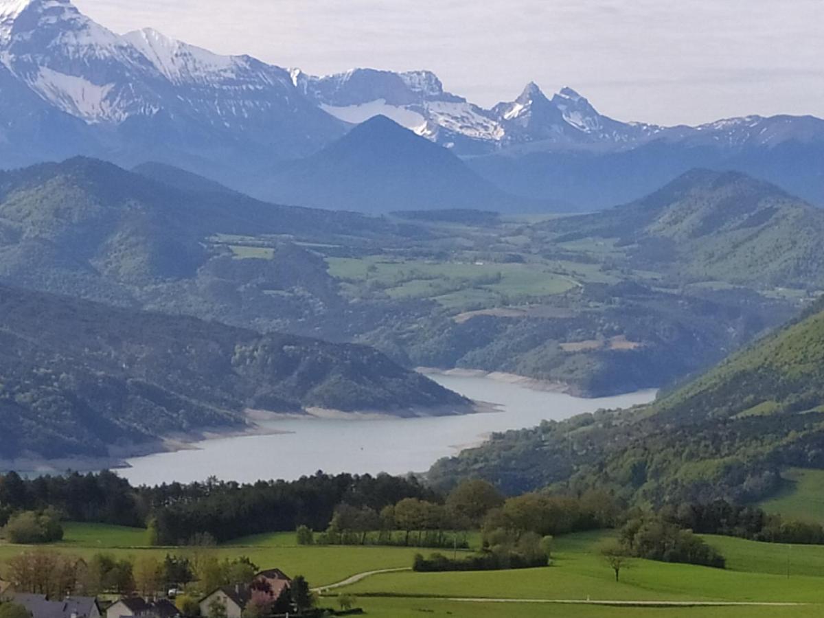 Gite De Charme : La Grange Au Lac Azur Treffort  Exterior photo